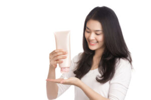 Dùng mỹ phẩm đúng cách để không hỏng da